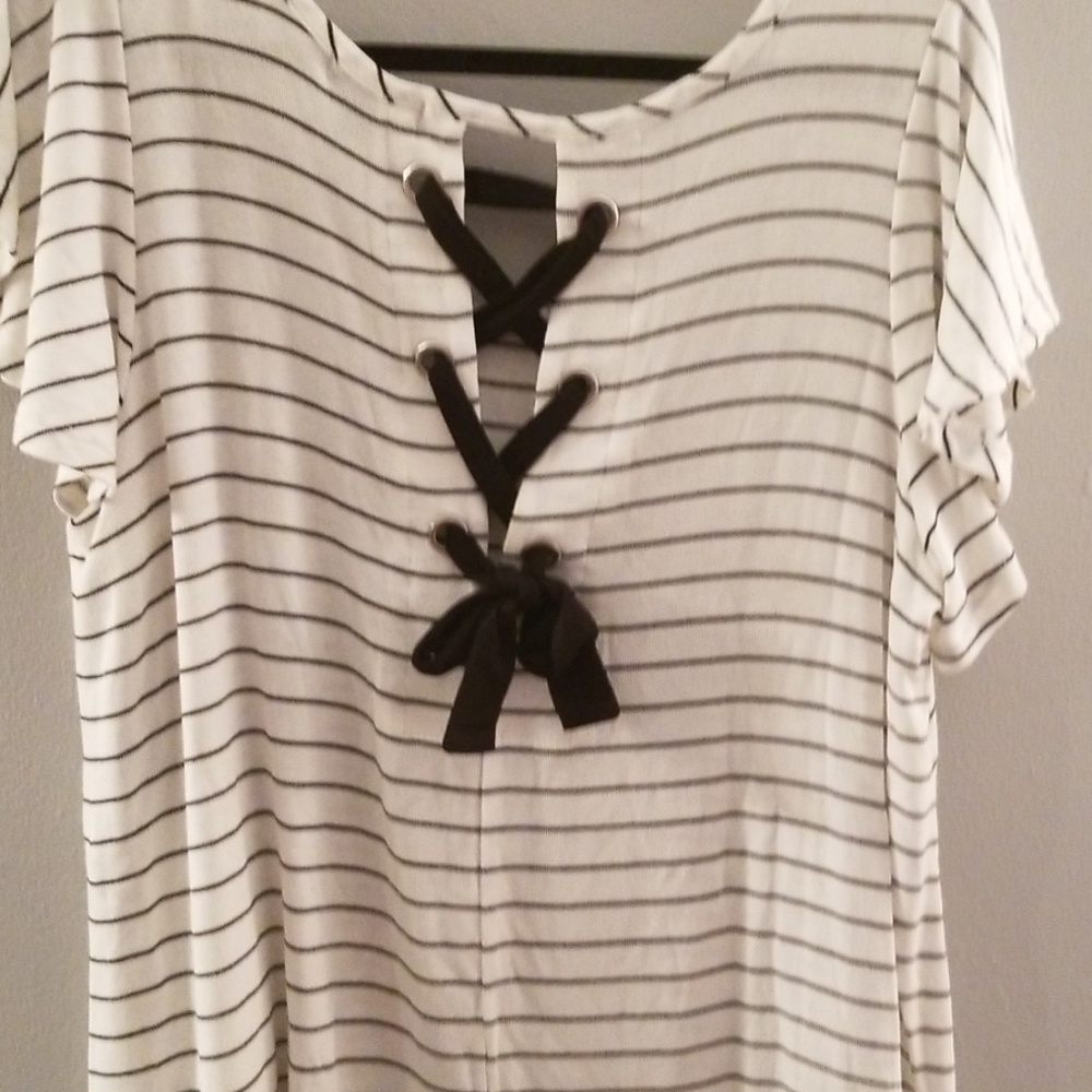 💝5 for $30💝NWOT striped sweater with lace up - Picture 3 of 3